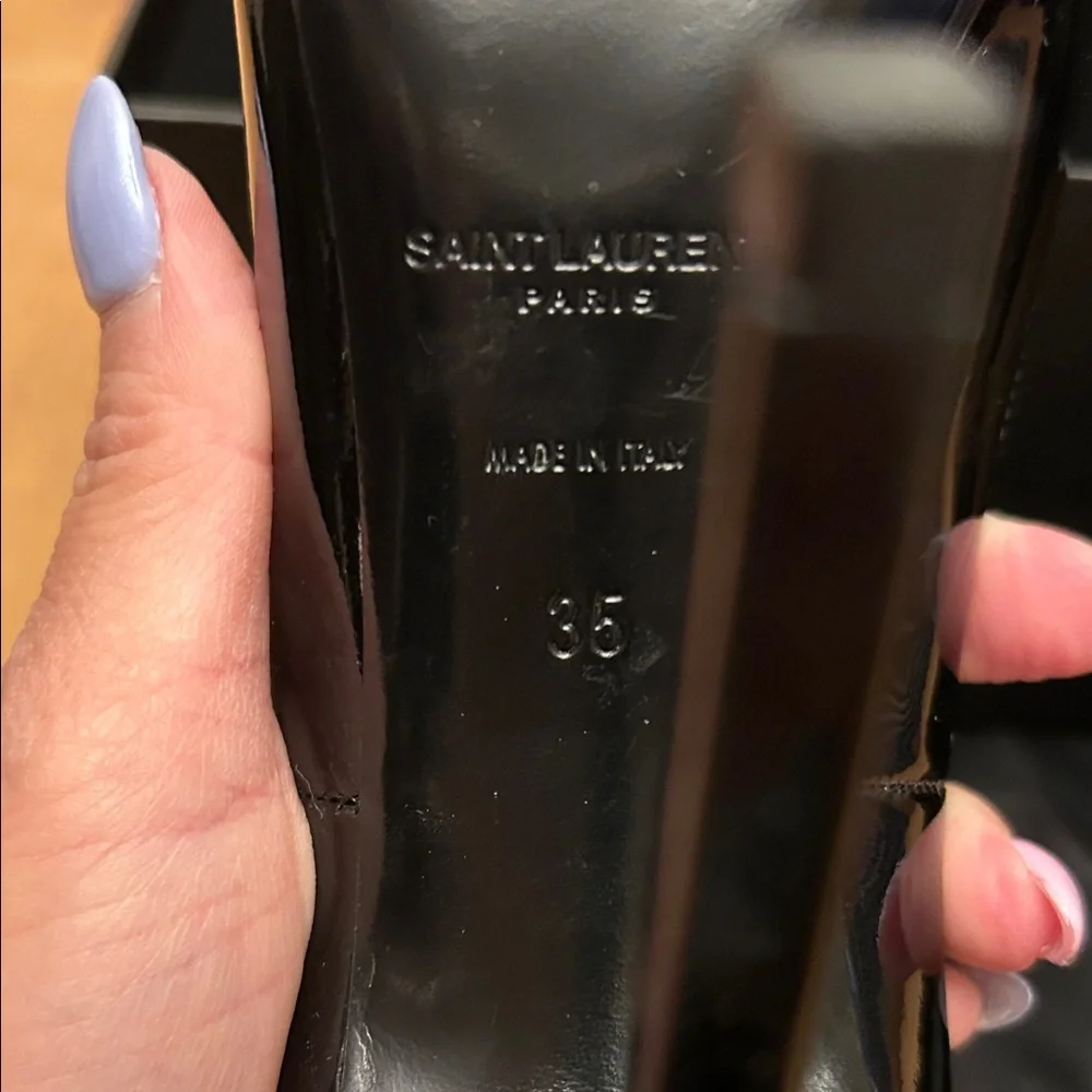 Saint Laurent Black Patent Leather Pointed Pumps with Signature Insole - Picture 3 of 4
